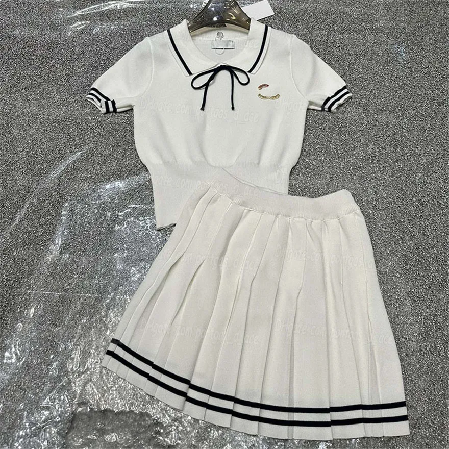White Knitted Jumper Skirt Set Elegant Contrast Color Women s Dress Short Sleeve Luxury Designer Jumpers and Pleated Dress
