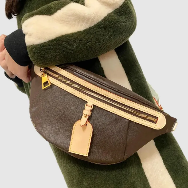 Genuine Leather Crossbody Fanny Pack with Chain Belt Bags for Women Black Letter Travel Waist Bag H4