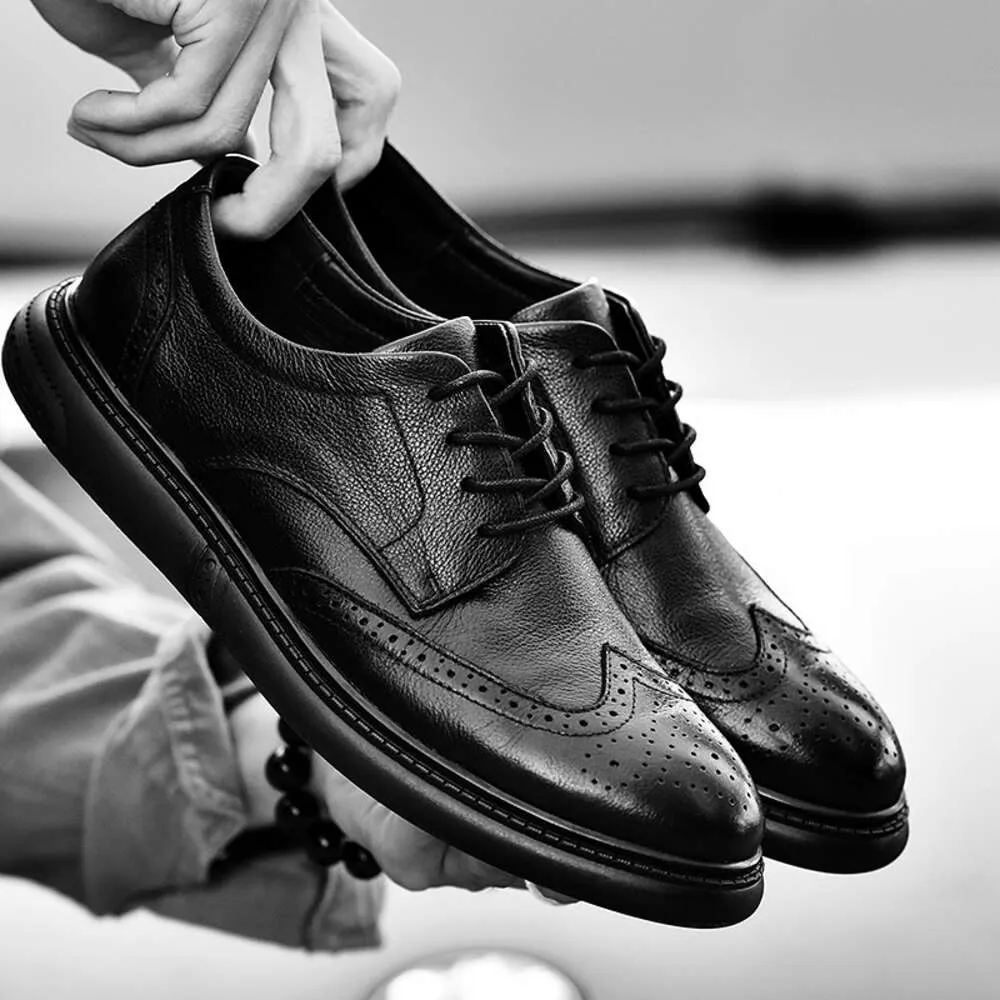 Mens Genuine Leather Cowhide Business Casual Shoes, Black  display picture 1