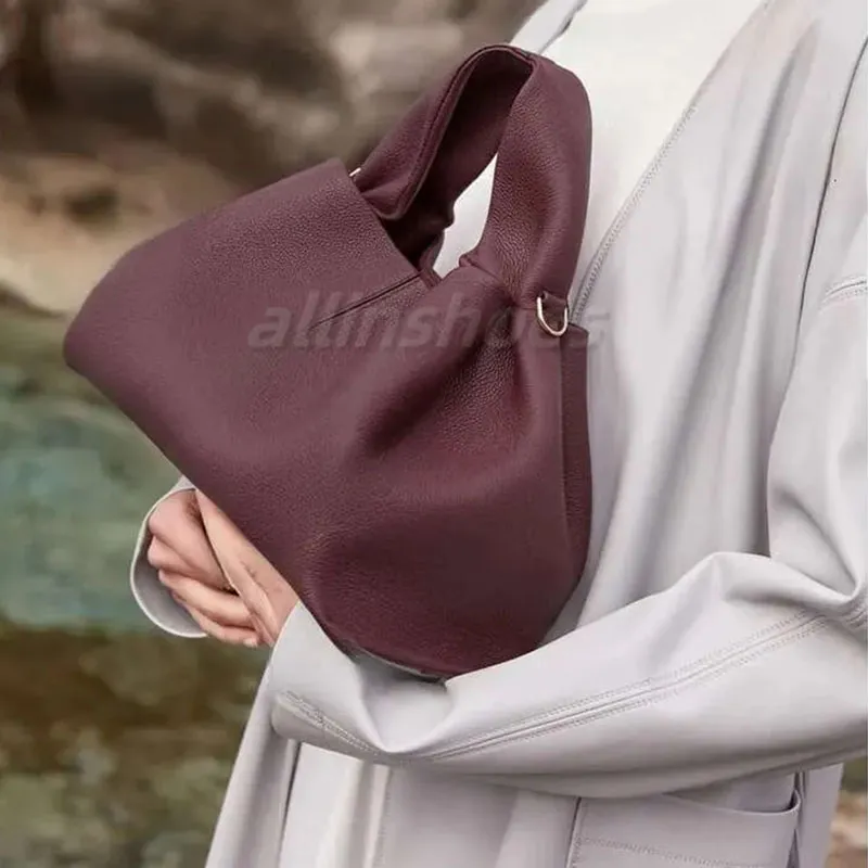 Womens Vacation Shoulder Clutch Bags Straps Luxurys Designer Gym Cross Body Underarm Hand Bag Mens Genuine Leather Numero Travel Camera Totes Bag Leather Clutch Bag From Allinshoes 40.93 DHgate.Com