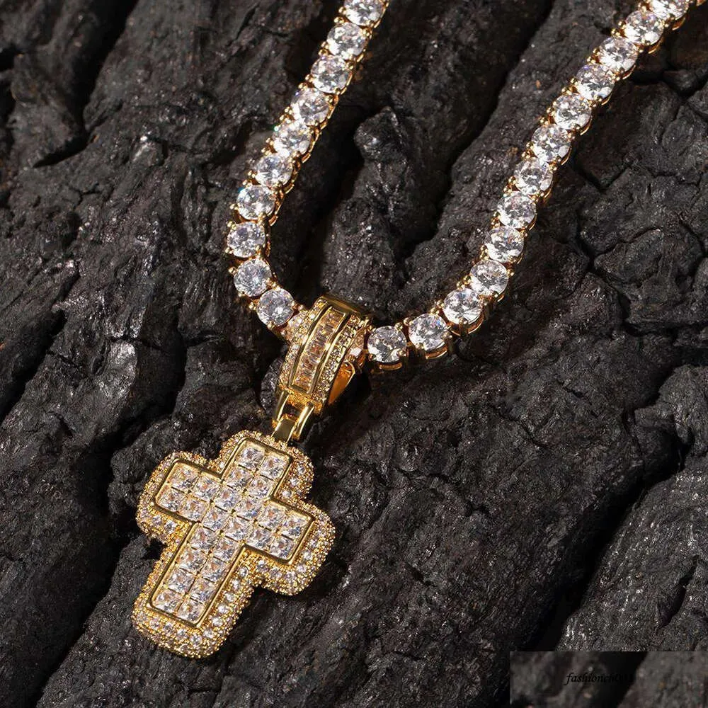 Collana con ciondolo croce diamante gioiello placcato oro_voghion.com