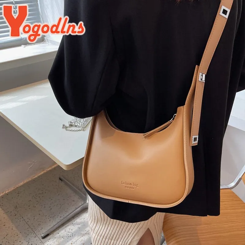 バッグ Vintage leather half moon hand bag Half Moon Shoulder Bag: Vintage Leather Crossbody Clutch