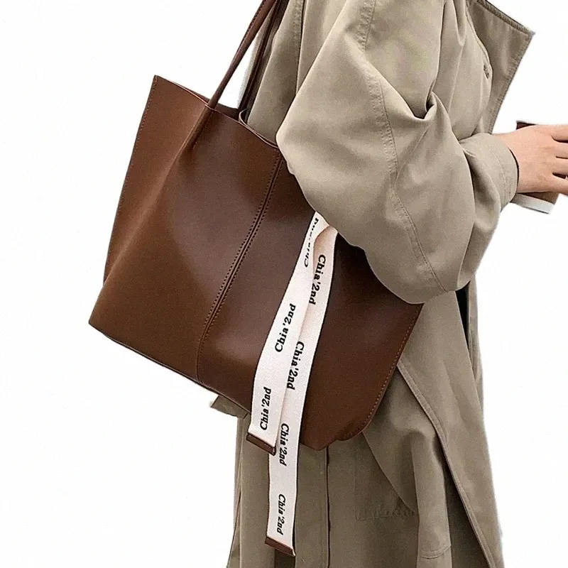 Ribbed Textured Leather Tote Bag Stylish Office Daily Use Shoulder Handbag for Commuting