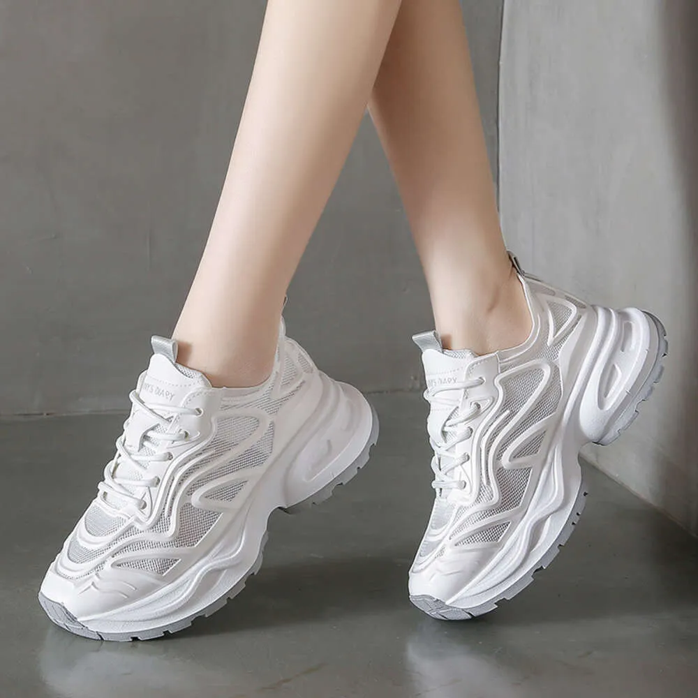 DHgate.com:Breathable Mesh Lace-up Summer Casual Dad