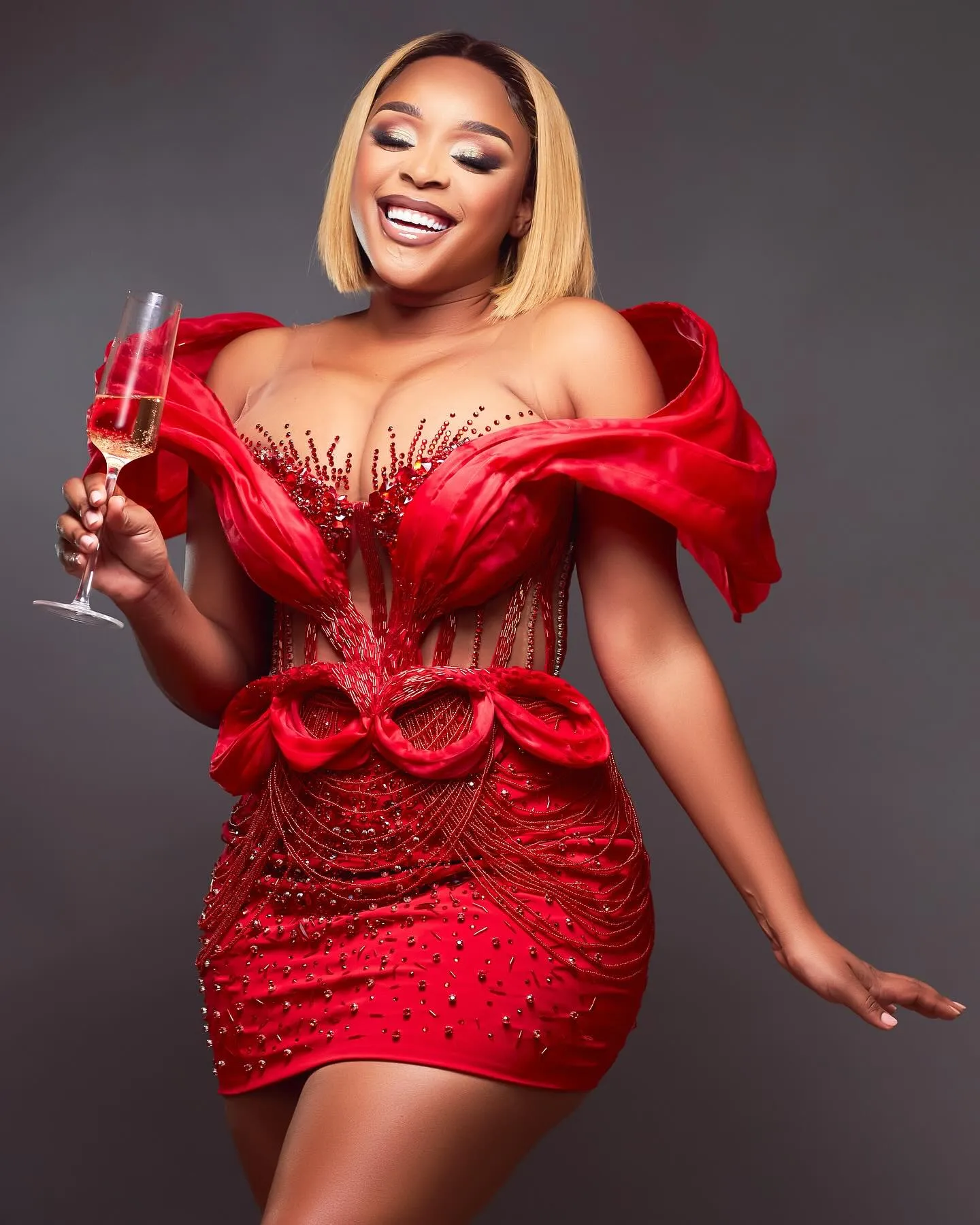 Red Satin Sheath Red Carpet Homecoming Dresses with Beaded Crystals - Perfect for Prom Beaded Satin Short Homecoming Dress with Crystals for Prom, Evening,  Cocktail, Graduation, and Parties from Dhgate Homecoming Dresses - price  226.14