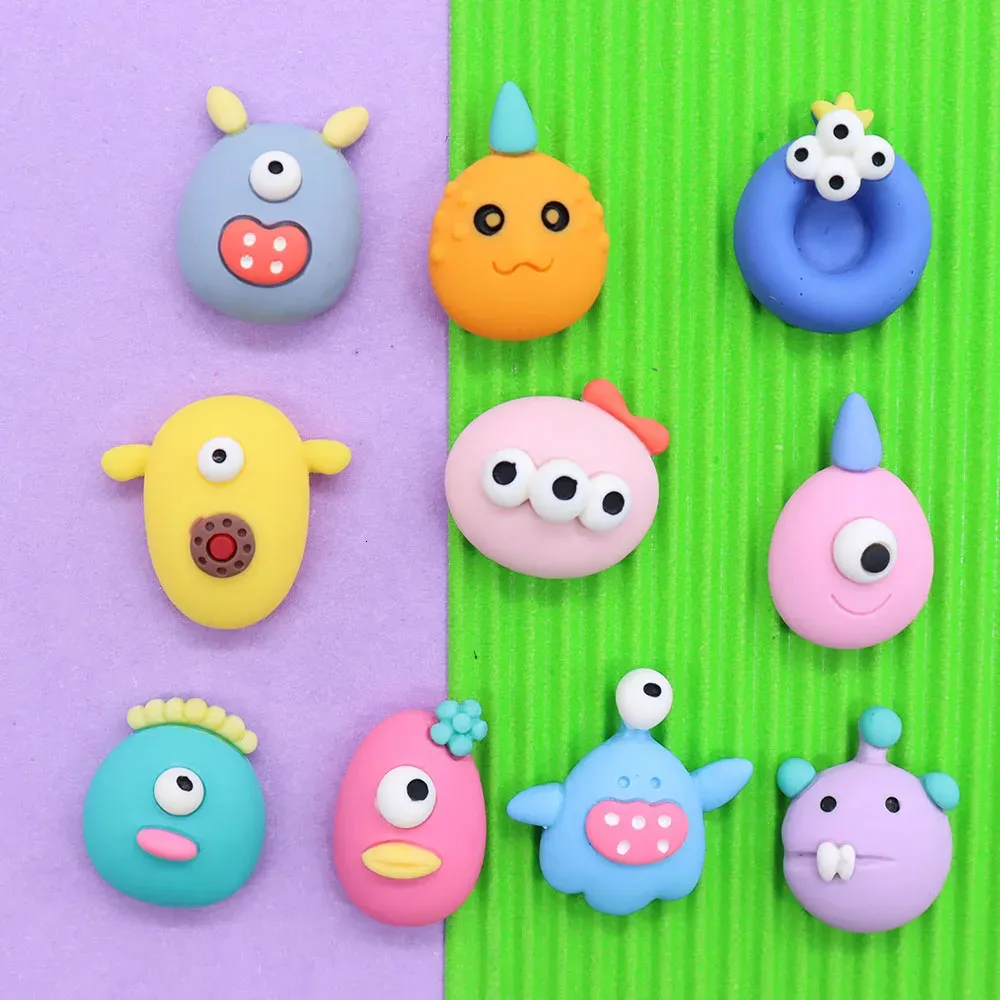 Mix Resin Cartoon Monster Horn Shoe Charms  From Longda02