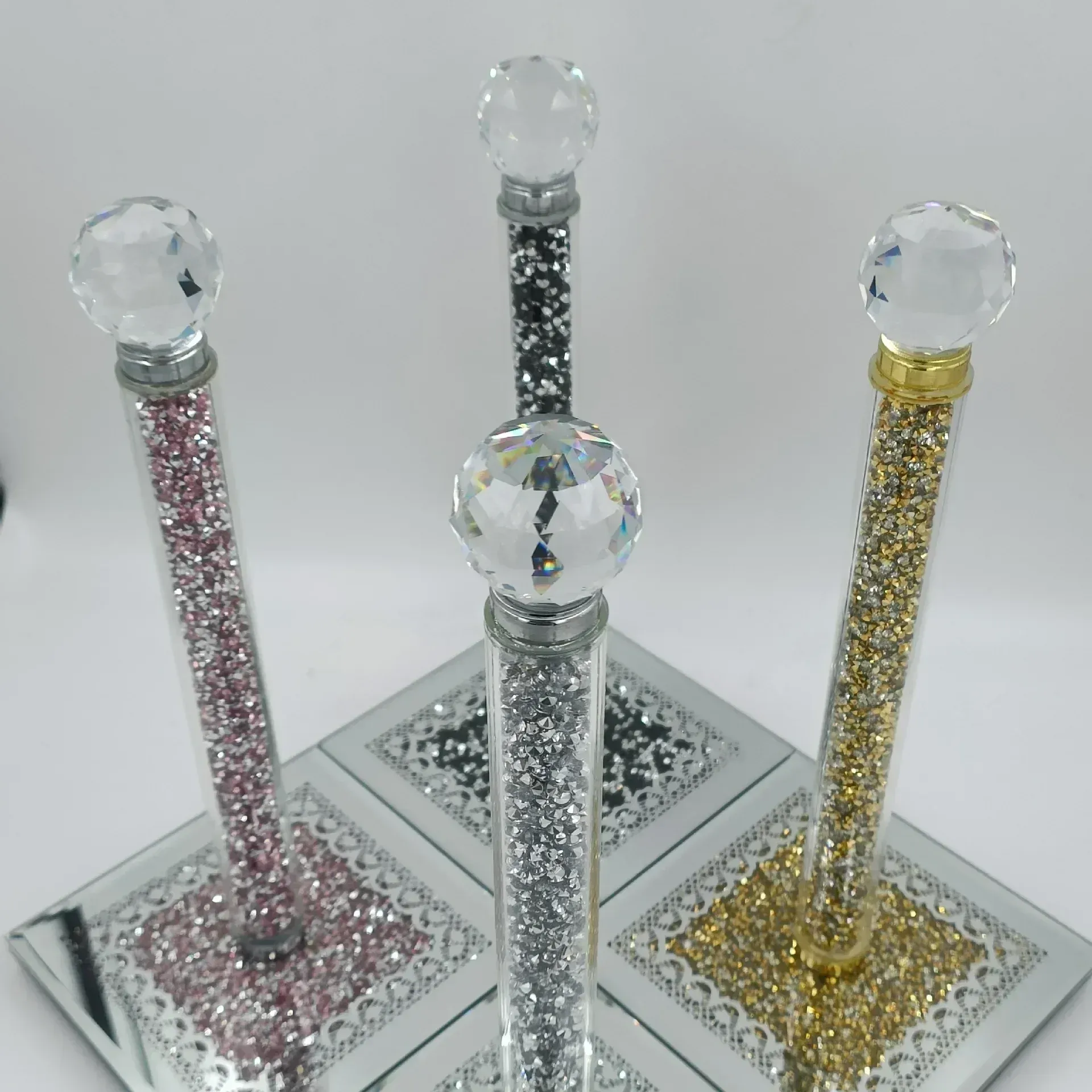 Bling Countertop Paper Towel Holder Weighted Crystal Standing Rack Crushed Diamonds Kitchen Home Bar