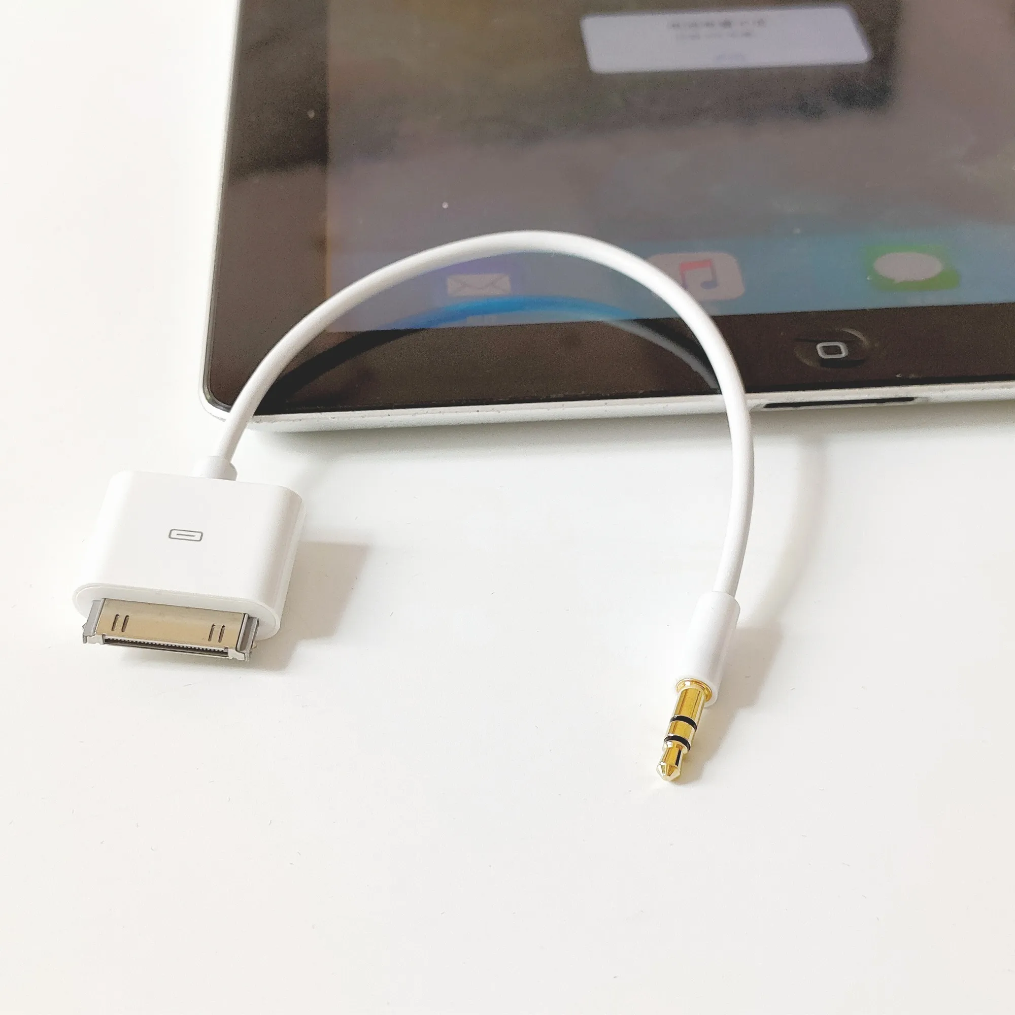 2PACK 20cm 30PIN Dock Connector to 3.5mm Stereo Input Adapter Plug