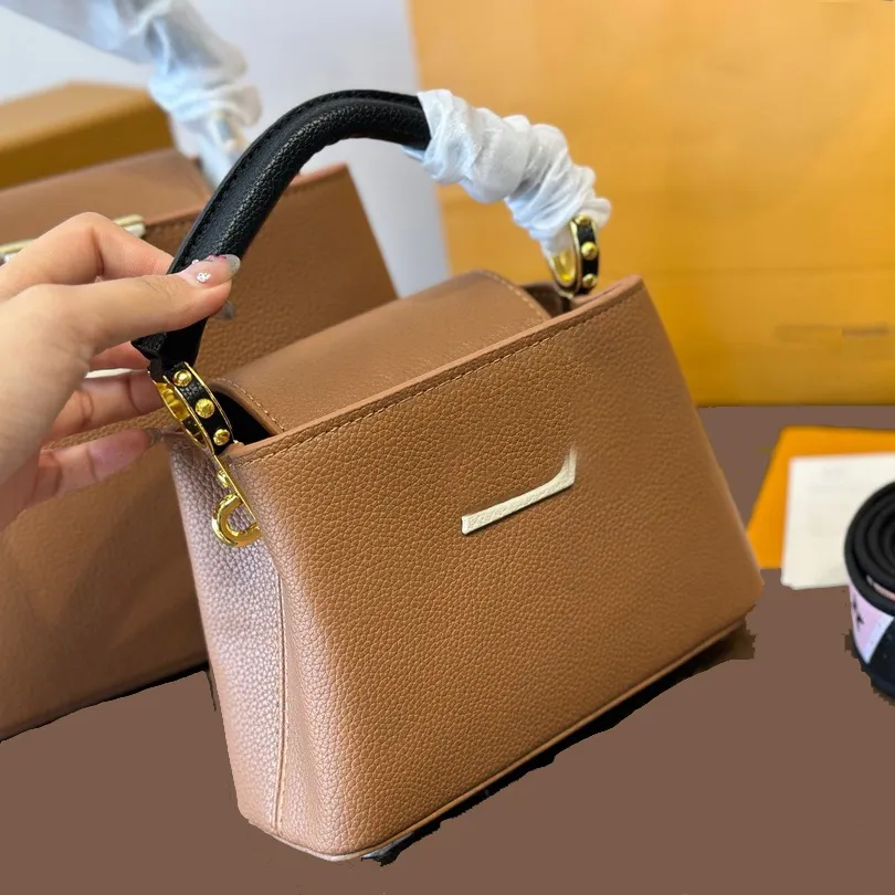 DHgate.com:Premium Leather Shoulder Bag - Stylish Tote