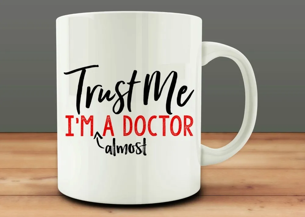 Tazza Umoristica Per Studenti Di Medicina – "Trust Me I'm Almost A Doctor" – Ceramica 325 Ml, Lavabile In Lavastoviglie