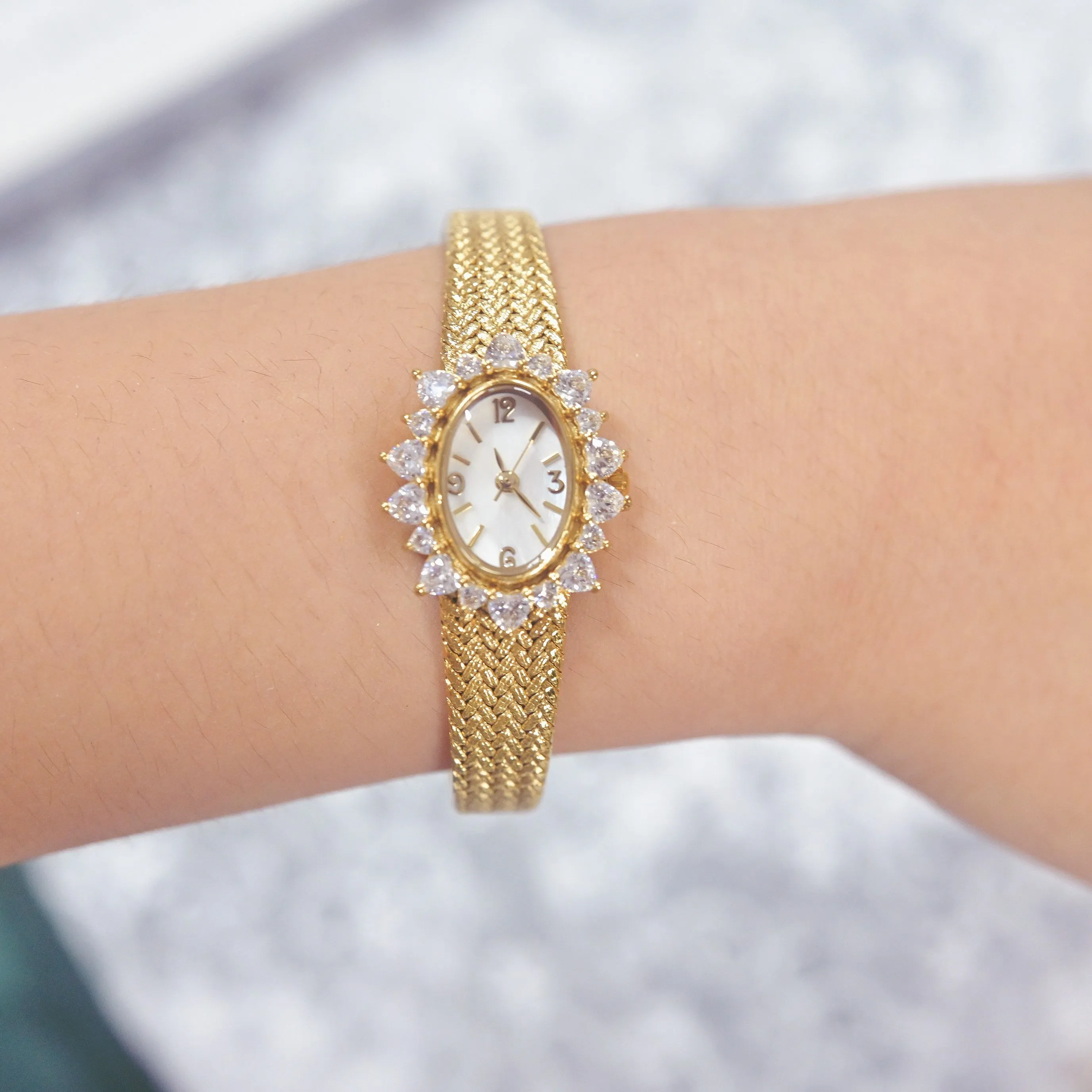 Womens Luxury Watch, 2024 Vintage Elegant Crown Dial Gift  display picture 2