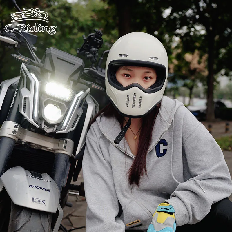 girl full face motorcycle helmets Z1R Jackal Women's Helmet Pink Satin Our helmet has a thick EPS (expanded polystyrene) inner lining for comfort and added protection Best Motorcycle Helmet For Women