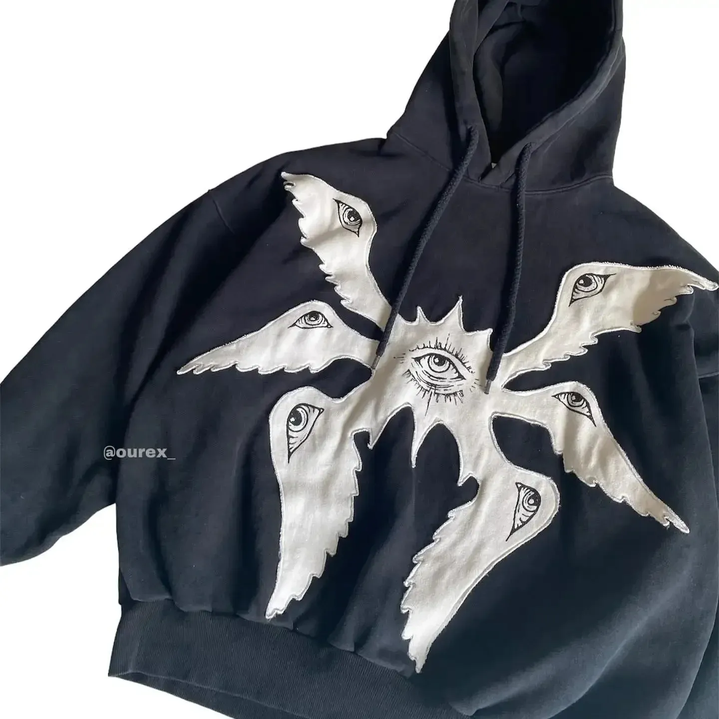 Embroidered Eyelet Hoodie: Sporty Streetwear for Men and