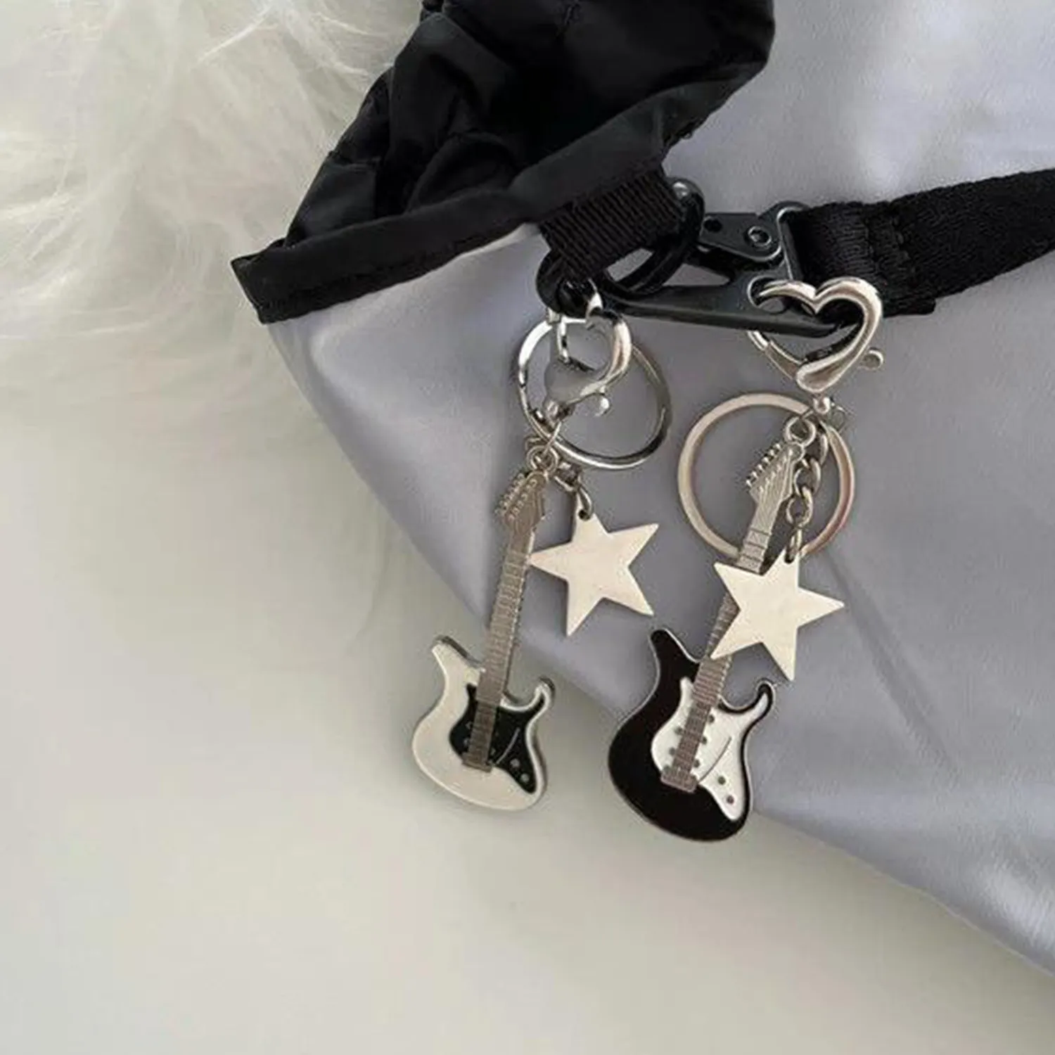 国内で当店のみ Imdelusion - Multi-Charm Punk Keychain DHgate.com:Punk Charm Keychain: Unique Alloy Guitar Ornament