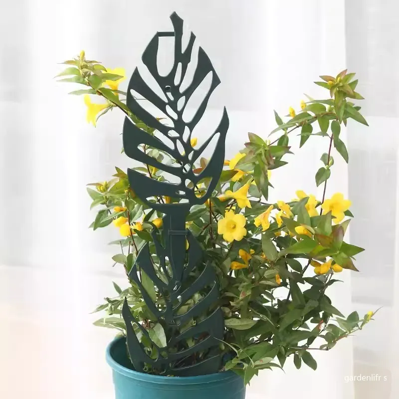 plant pot urn Lakeside Plastic Urn Planter in White-Gold or Black-Copper