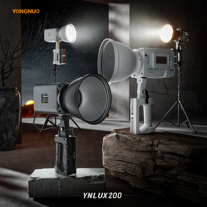 YONGNUO LUX200 200W 2700K-6500K Bowens Mount Handheld Outdoor LED