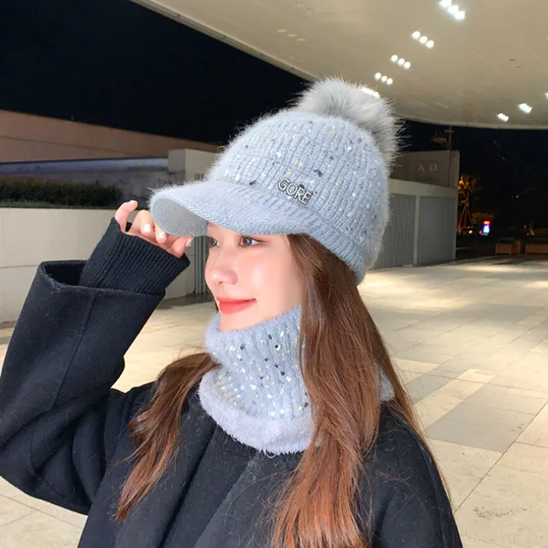 Womens Winter Hats With Brim, Mixed Color Knit Visor Beanie  display picture 3