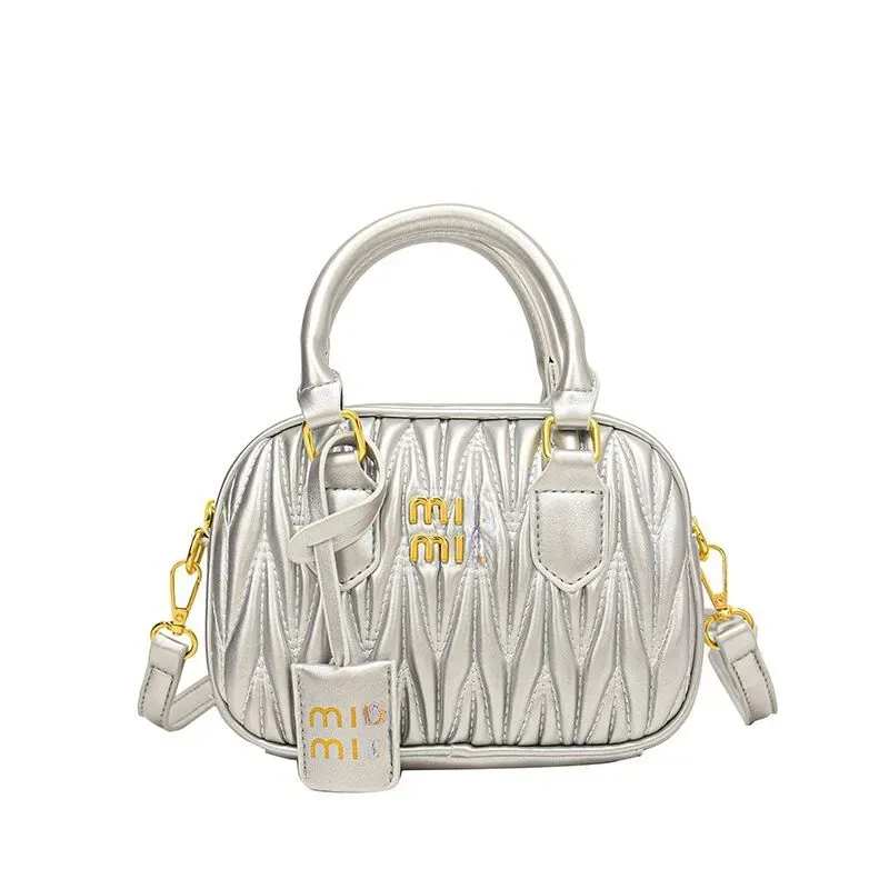 【MIU MIU】MATELASSE TOTE BAG Miu Miu Matelassé Nappa Leather Tote Bag Miu Miu