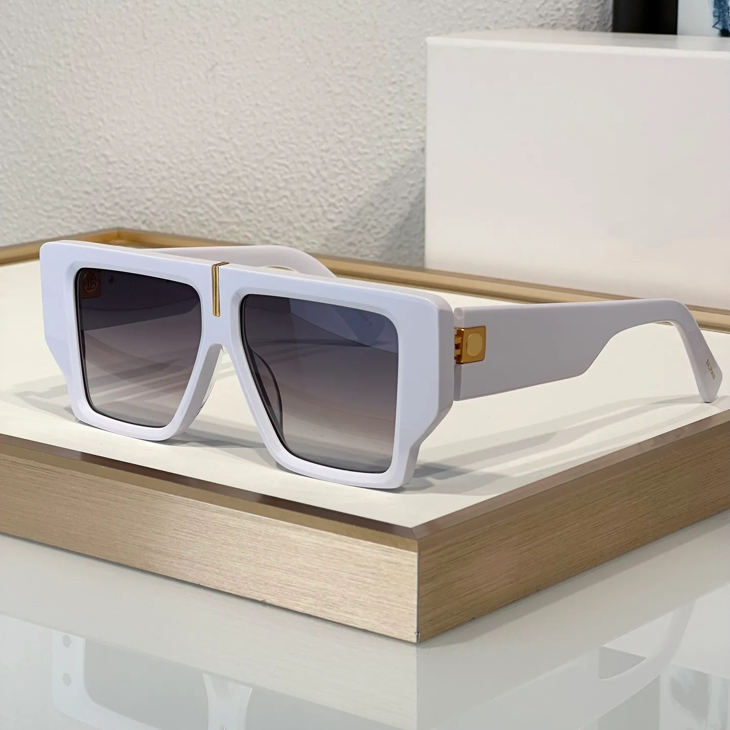 Designer Square Sunglasses Oversized Frame 100% UVA/UVB Protection Rose Gold Square Frame Sunglasses, 100% UVA-UVB Protection  main image 4