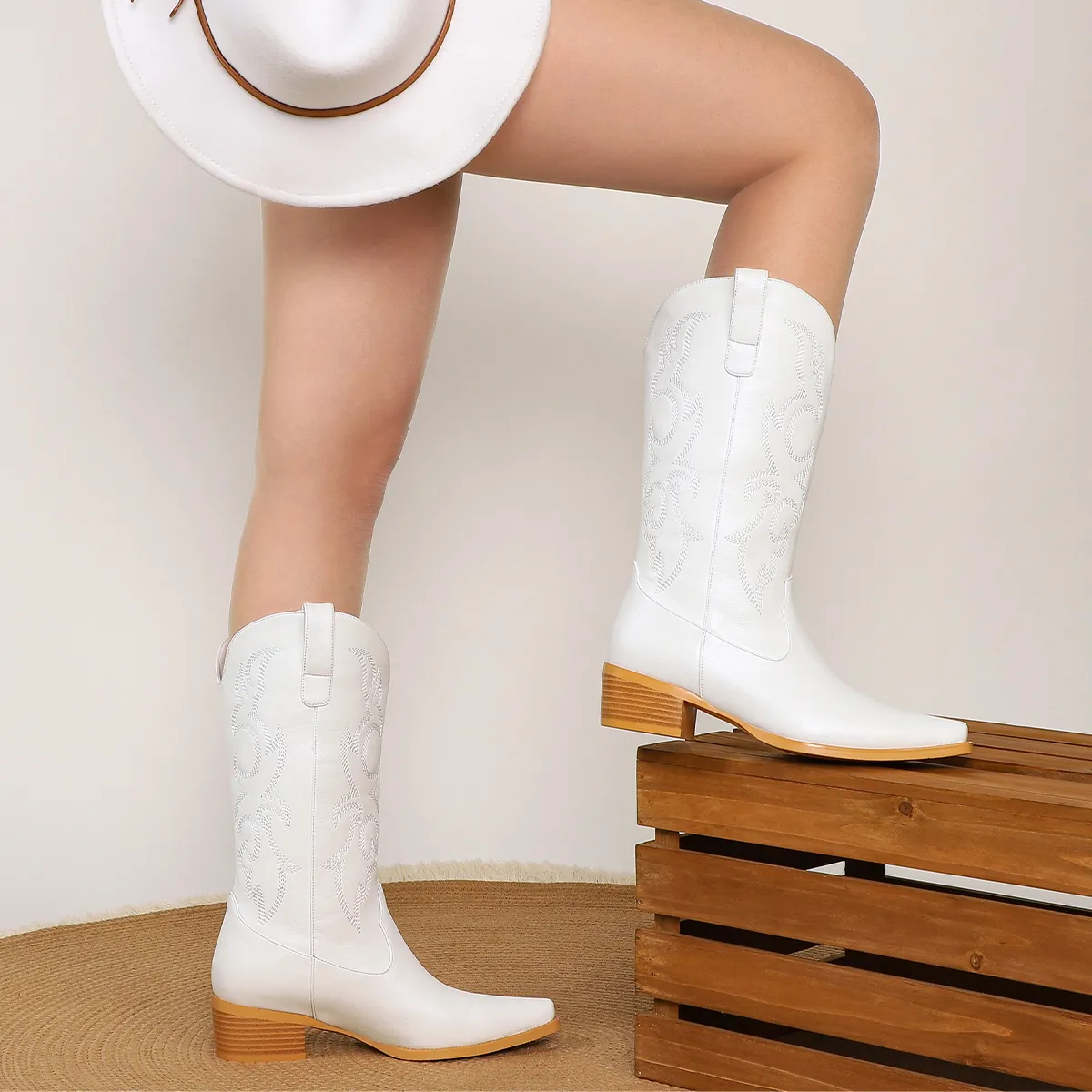 White Embroidered Cowgirl Boots: Chic Western Fashion for Women