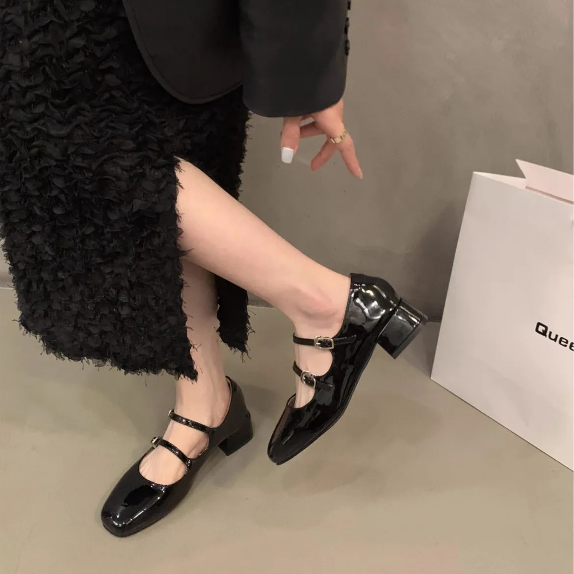 Mary様 Stylish DIY Floral Sandals with Claw Clips | TikTok