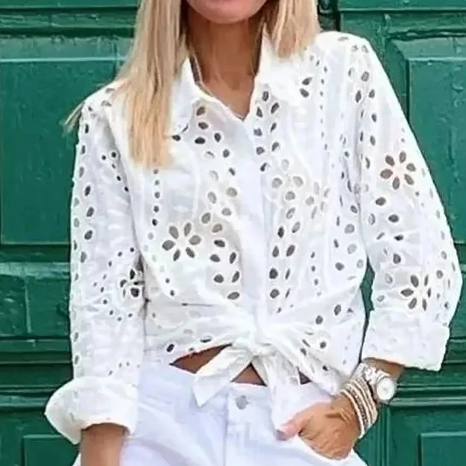 Elegantes Camisas Blancas Bordadas Con Ojales: Blusa De Encaje De