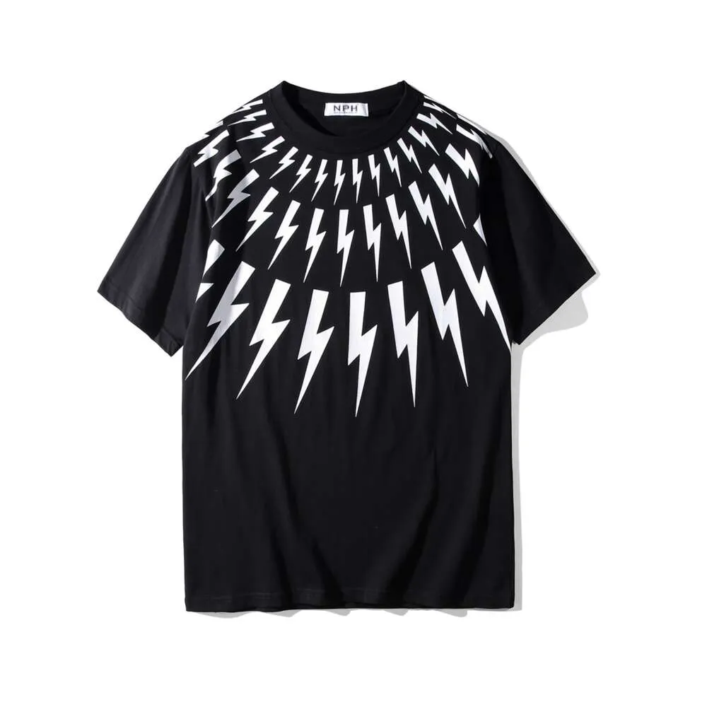 Erkekler Tasar mc T Shirt Neil Barrett Graffiti Lightning Gev ek Pamuk K sa Kollu Tee Yi TL742.28 DHgate