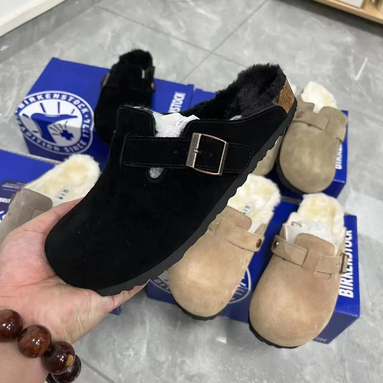 VIP【関税送料無料】希少 BIRKENSTOCK BOSTON SLIPPERS Amazon.com | Birkenstock Boston Beige Slippers for Men and
