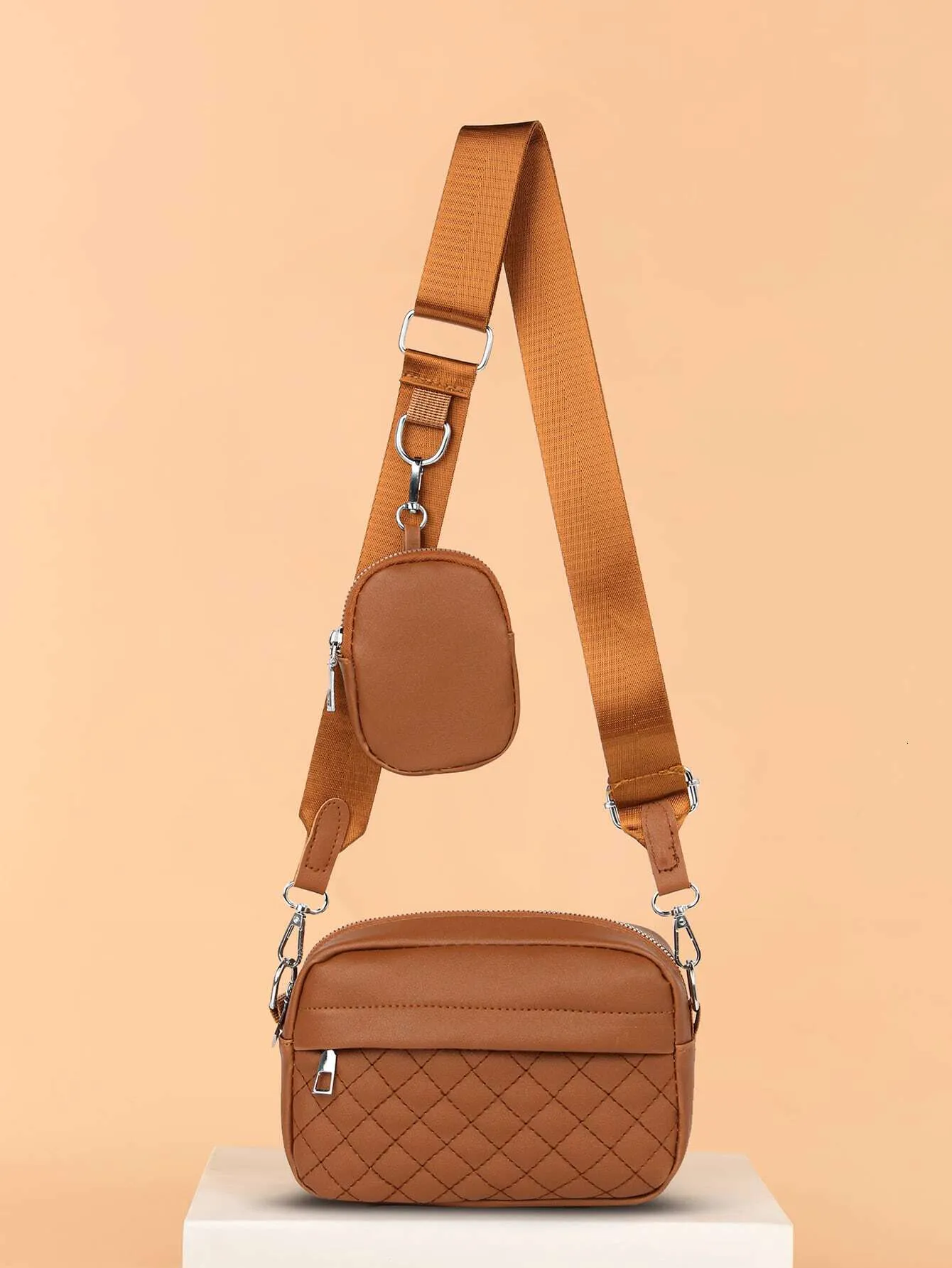キ*ン様 キムタク　US Customized Quilted Body Bag Quilted Crossbody Bag - High Capacity 4-Layer Shoulder Bag