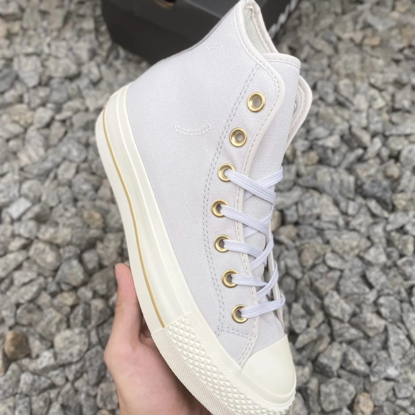 Versatile High Cut New Look Canvas Shoes For Women With Fashionable Design High Material And Breathable Material Includes Box From Sneaker shoes668 49.95 DHgate.Com