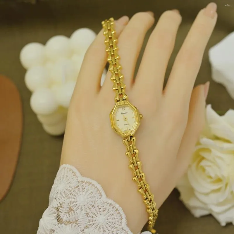 Wristwatches Vintage Small Dial Womens Watch Luxury Style Inlaid