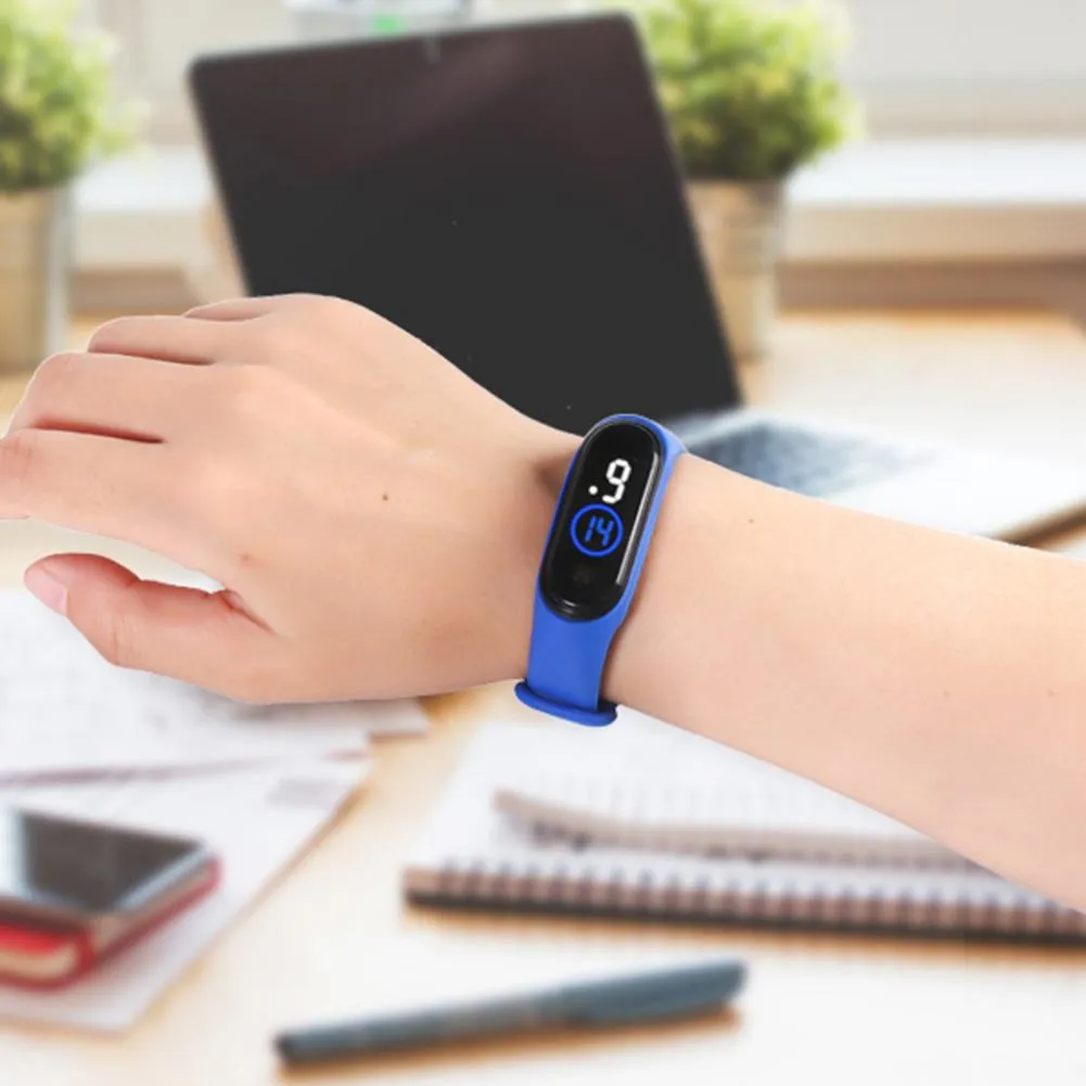 Screen touch digital watch deals