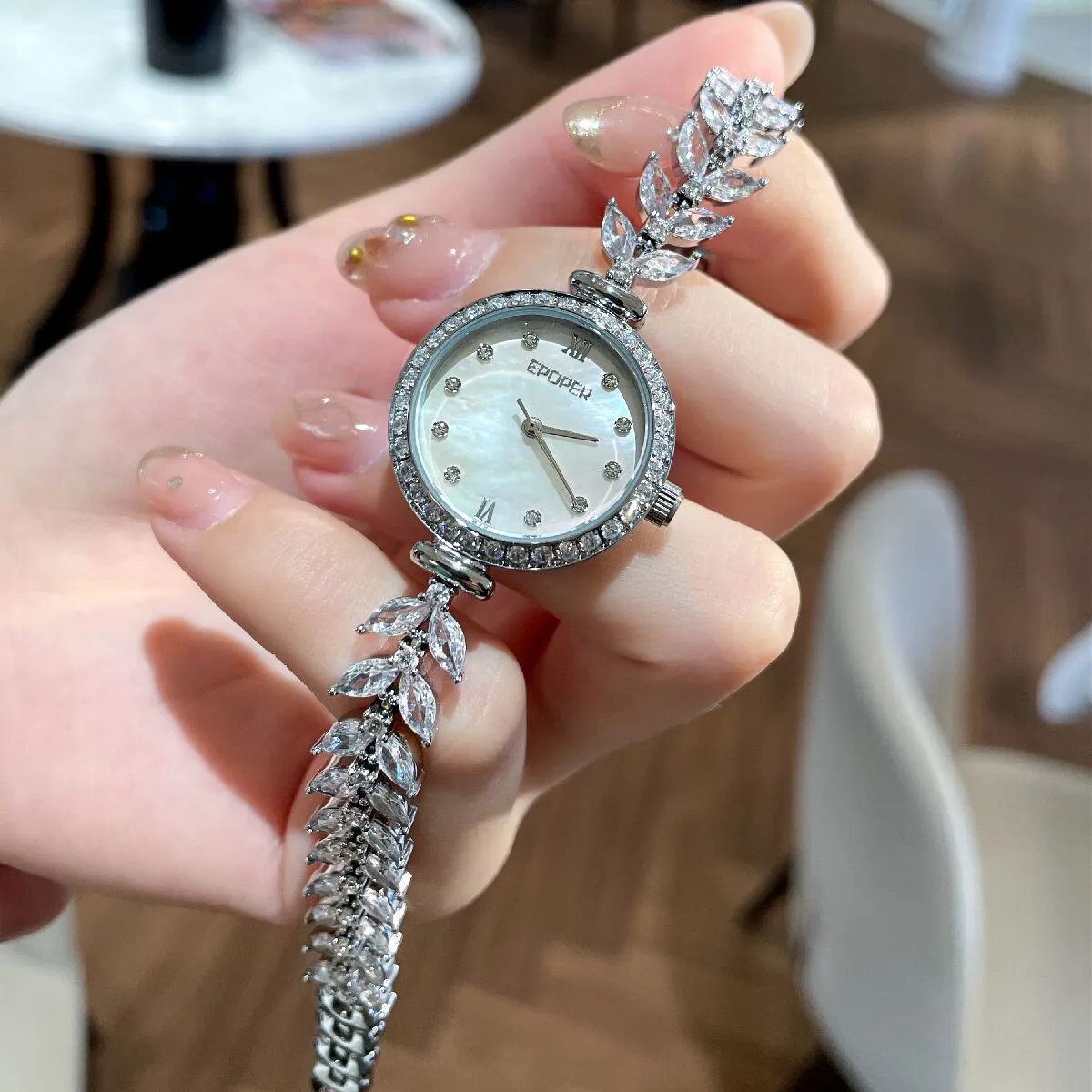 Women Watch with Shiny Diamond Watch Ladies Casual Women Bracelet Crystal Watch Ice Star Elegant Women main image 3