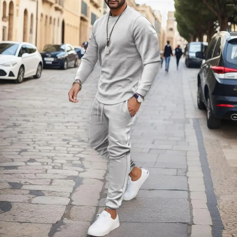 DHgate.com:Sweat-Wicking Sports Tracksuit for Men