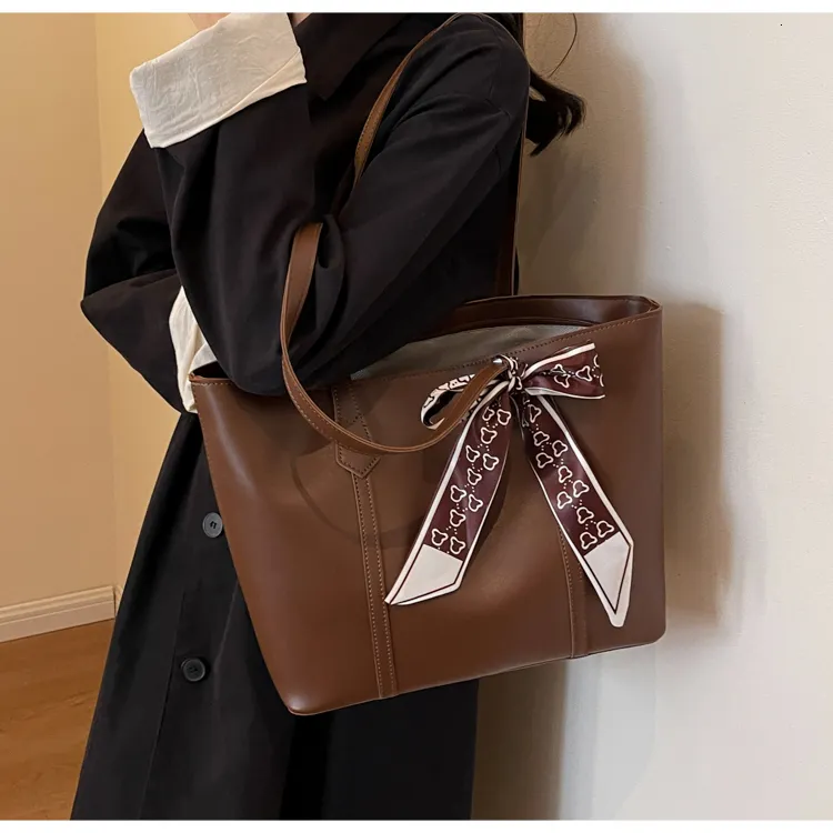 DHgate.com:Womens Premium Shoulder Bag: Versatile Fashion