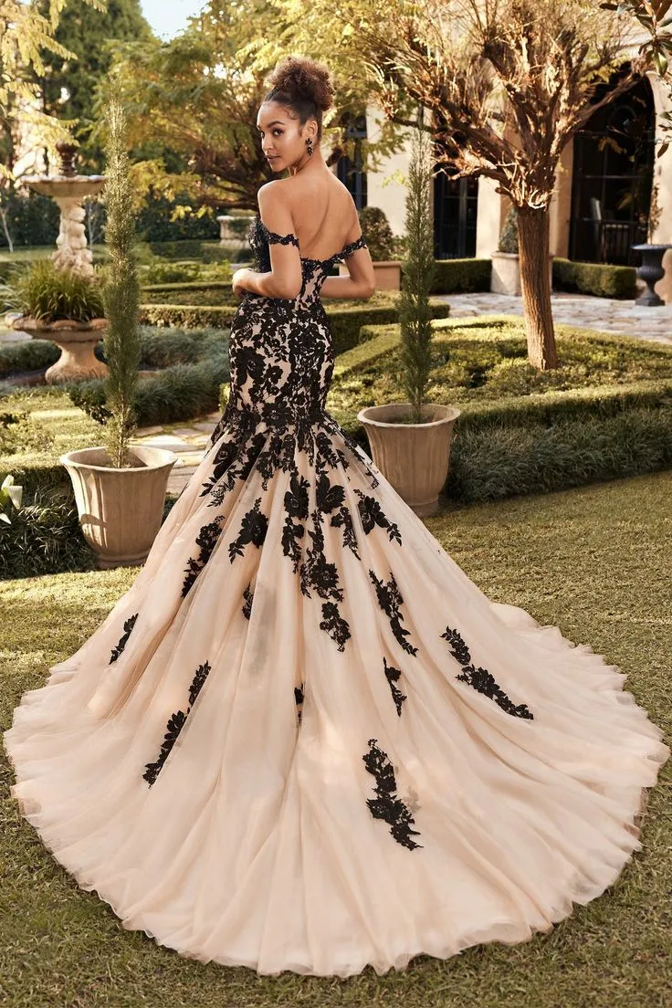 Black Lace Mermaid Wedding Dress Off Shoulder Sweetheart Neck Court Train  Vintage Bridal Gown from Dhgate Mermaid Wedding Dresses
