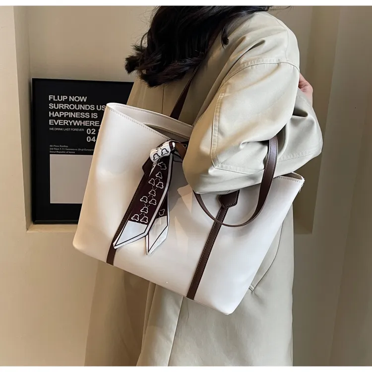 DHgate.com:Womens Premium Shoulder Bag: Versatile Fashion