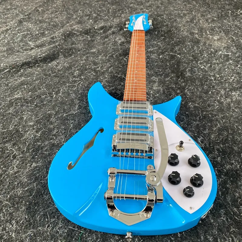 Rickenbacker 325 first electric guitar with Tremolos System Rickenbacker 325 first electric guitar with Tremolos System