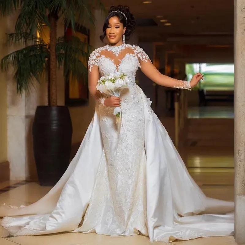 Plus Size Mermaid Lace Wedding Dress With Detachable Train Elegant