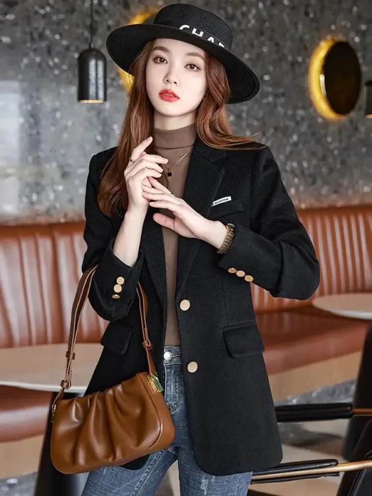 Elegant Wool Blazer Coat: Classic Single Breasted Style - Shop Now