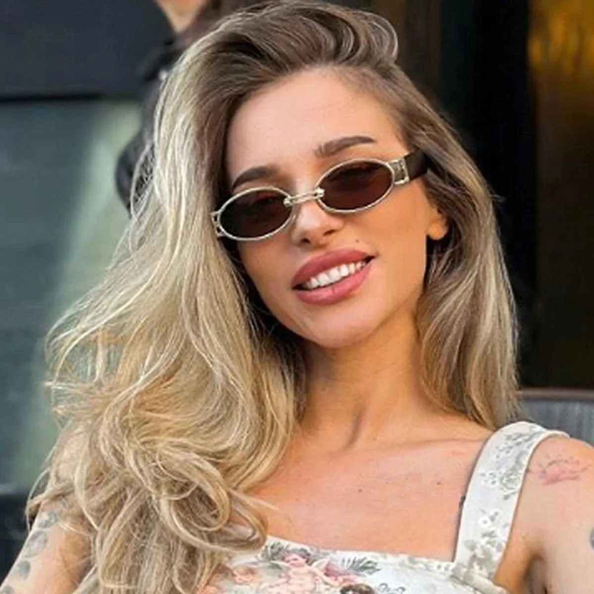 Retro Oval Sunglasses for Men with PC Frame and UV400  display picture 3