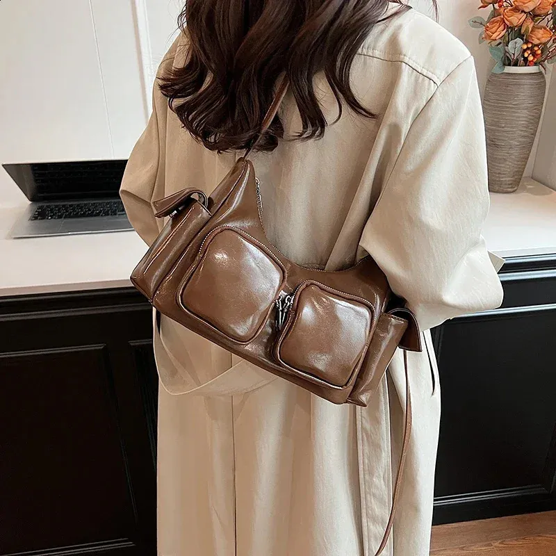 Retro Style Double Pocket Shoulder Bag: Premium PU Leather Retro Style Double Pocket Shoulder Bag: Premium PU Leather