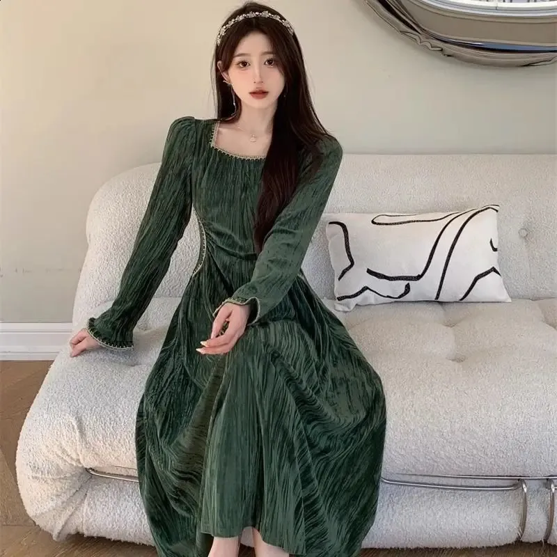 slim fit dress slacks Dark Green Velvet Sweetheart Neckline Dress main image 1