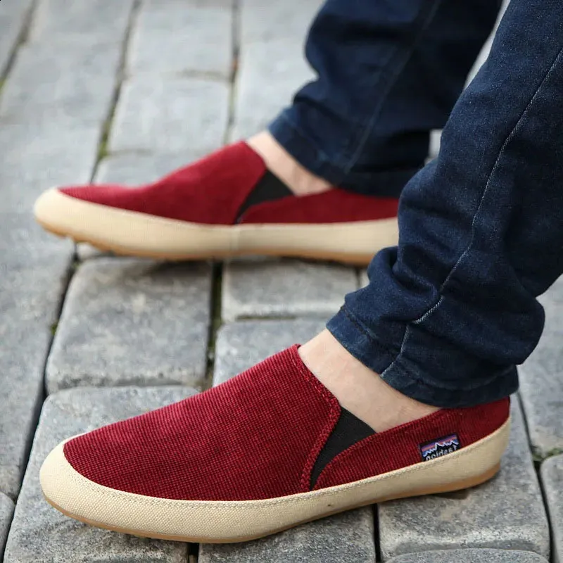 Bulk Mens Breathable Canvas Shoes Lightweight &... From  display picture 1