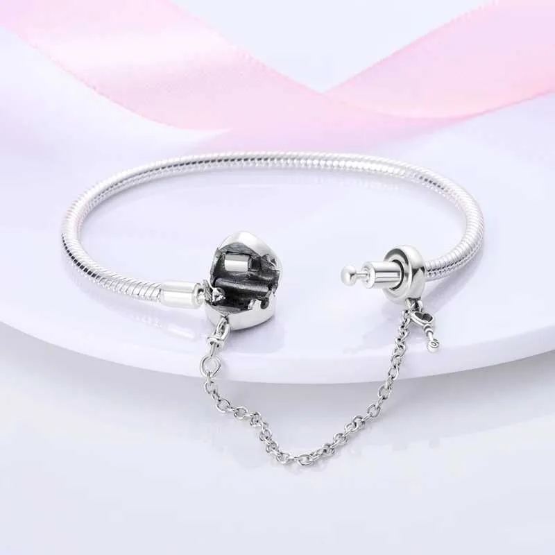 Braccialetto a maglie larghe e a forma di cuore. Bigiotteria placcata in argento piccola, 6,25 - Italia