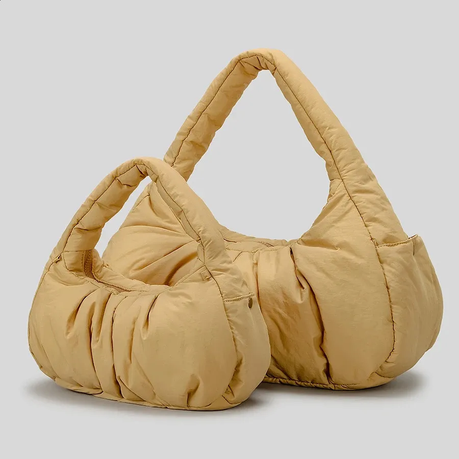 ☆送料・関税込☆HYETHE☆HALF MOON HOBO BAG☆ Half-Moon Hobo