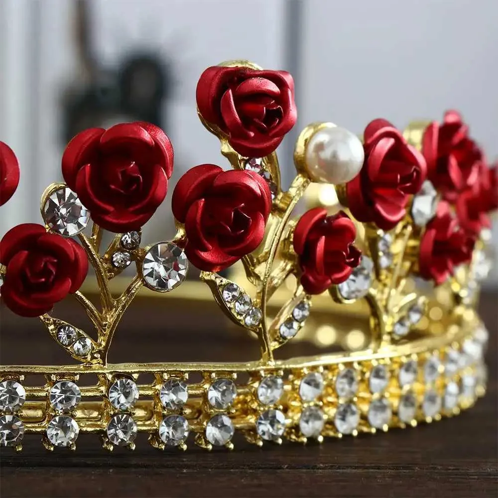 Elegant Rose Crystal Hairband: Vintage Headwear for Weddings  display picture 1