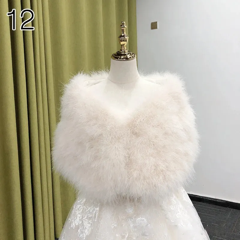 Oriental Feather Fur Feather shawl wedding in Solid White for Weddings and Evening Dresses - Bridal Boleros Jacket (241007) Oriental Feather Fur Feather shawl wedding in Solid White for Weddings and Evening Dresses - Bridal Boleros Jacket (241007)