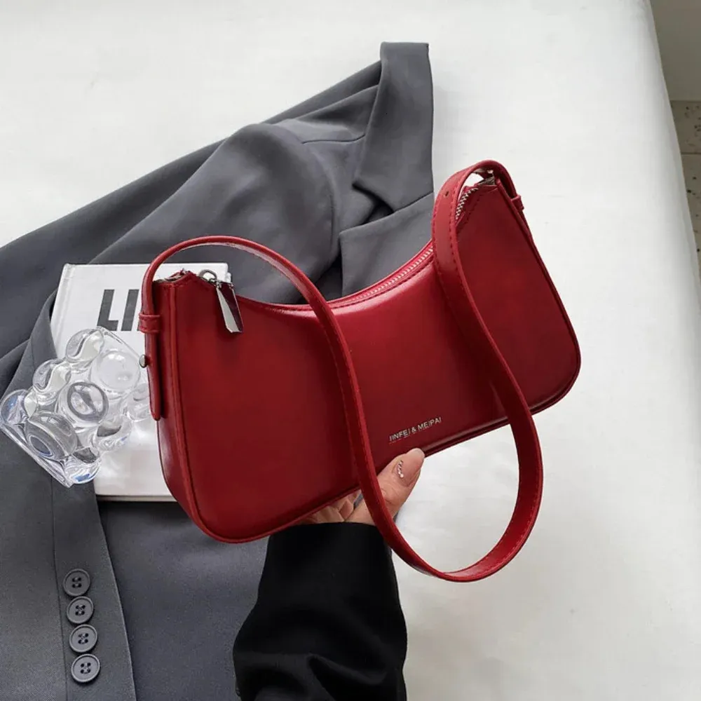 2024 Trendy Leather Underarm Curved Shoulder Bag Small Cute