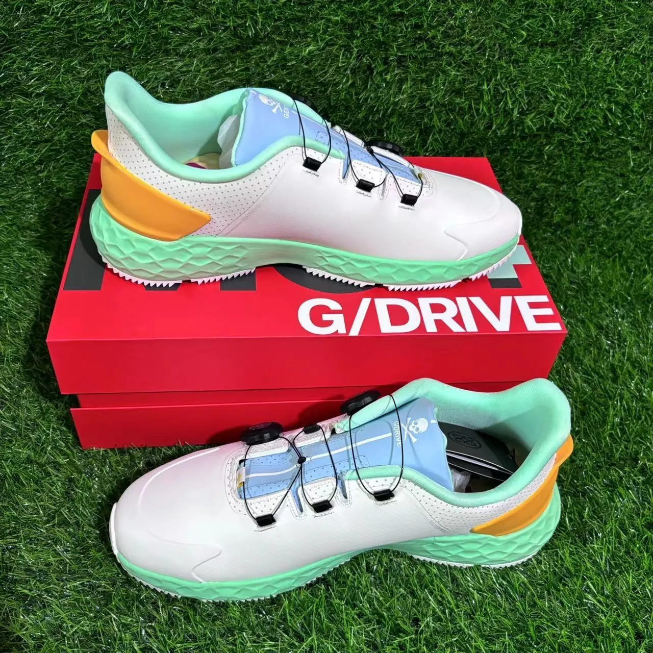 G DRIVE Gfore White Golf Shoes Trendy Off Court Training Shoes With Button Rotation Lightweight And Waterproof Comfortable Design From Tooqtmy 175.9 DHgate.Com